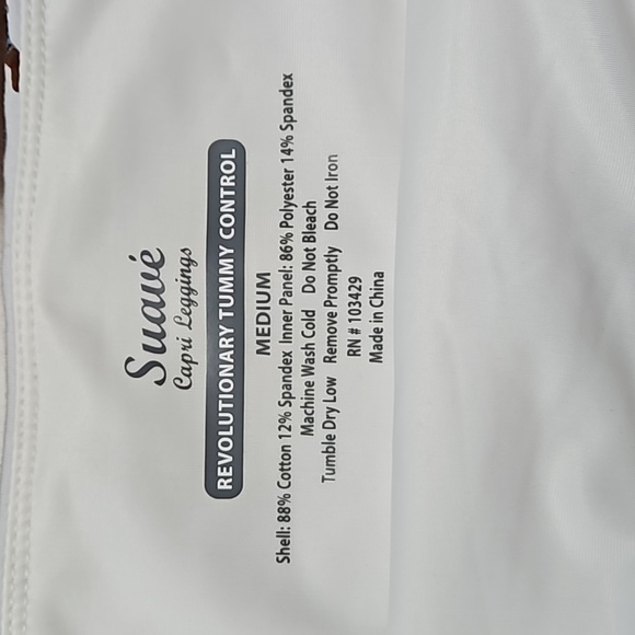 Khaki & Company Suave Seamless Capri Legging-White/Dachshund Print-Size Medium - Picture 3 of 3